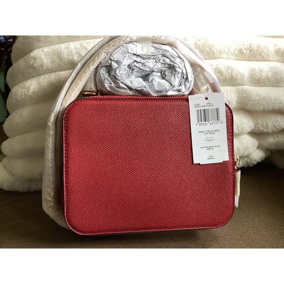 SOLD OUT Disney x Coach Box Crossbody Bag in Cruella from 101 Dalmatians - Picture 3 of 6